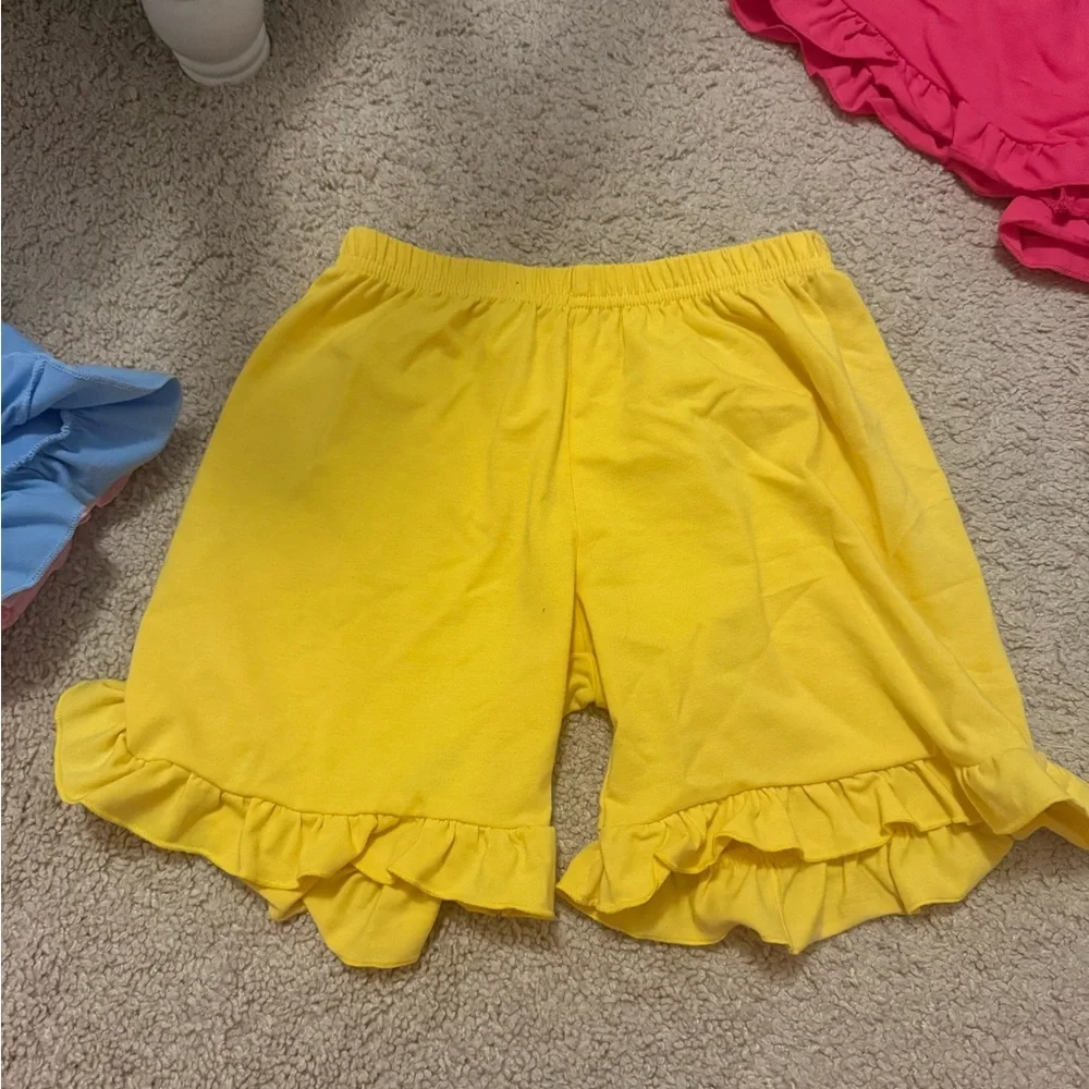 Colorful Ruffled Shorts Set - Picture 4 of 5